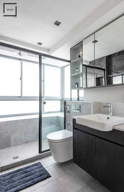 Contemporary Bathroom with Mirror and Shower Screen