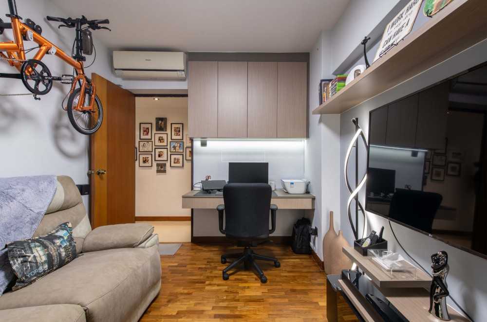 Contemporary Office with Bookshelf and Desk