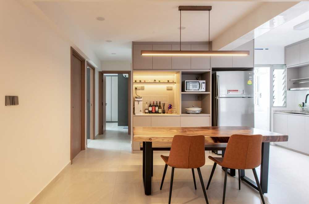 Modern Dining Room with Dining Table and Dining Chairs