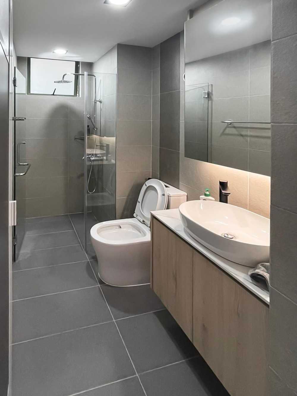 Scandinavian Bathroom with Mirror and Shower Screen