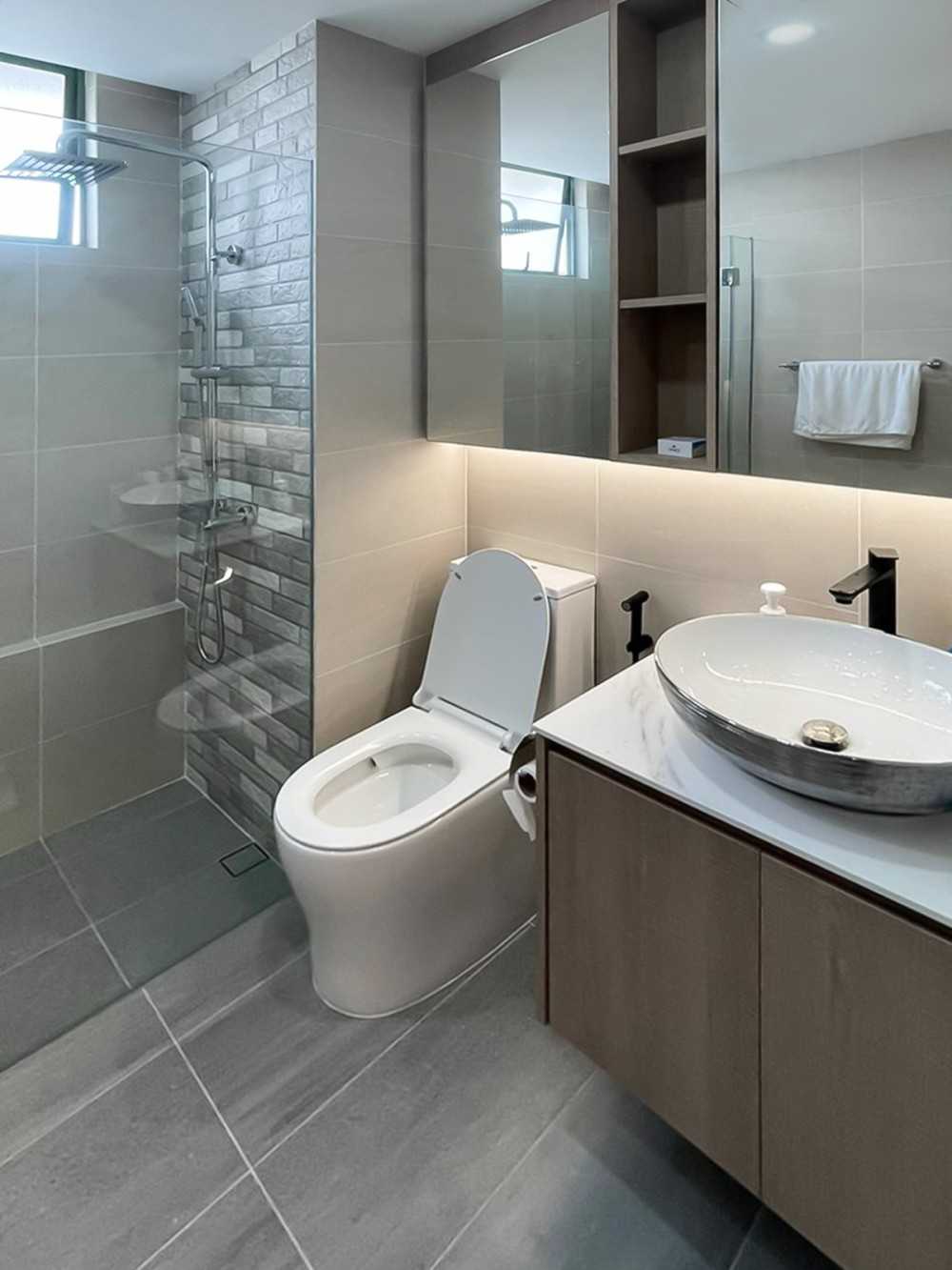 Scandinavian Bathroom with Mirror and Shower Screen