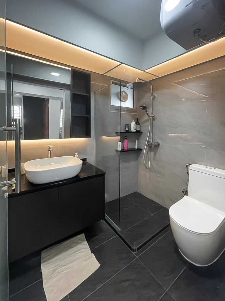 Scandinavian Bathroom with Mirror and Bathroom Storage