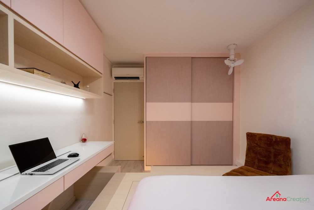 Contemporary Bedroom with Wardrobe and Queen Bed