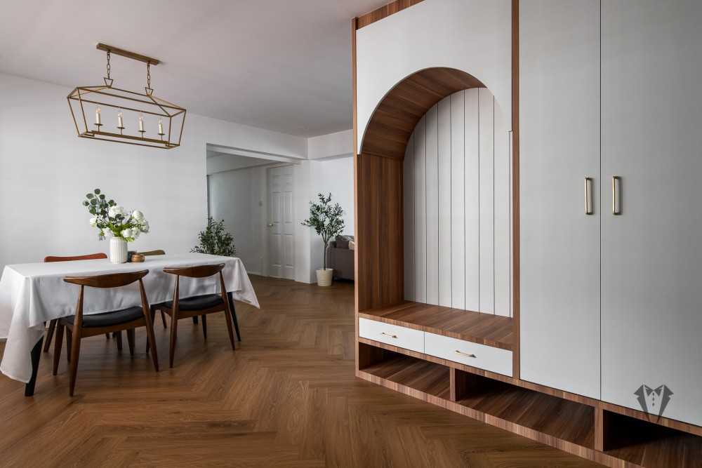 Country Entryway with Seating Bench and Shoe Rack