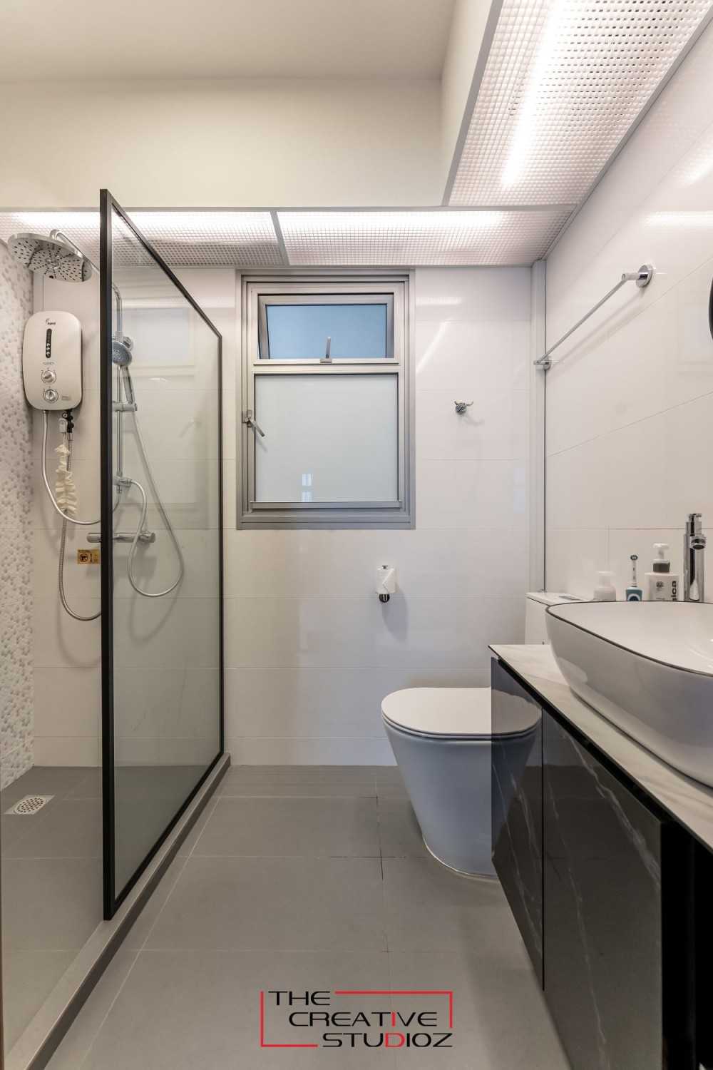 Modern Bathroom with Shower Screen and Bathroom Storage