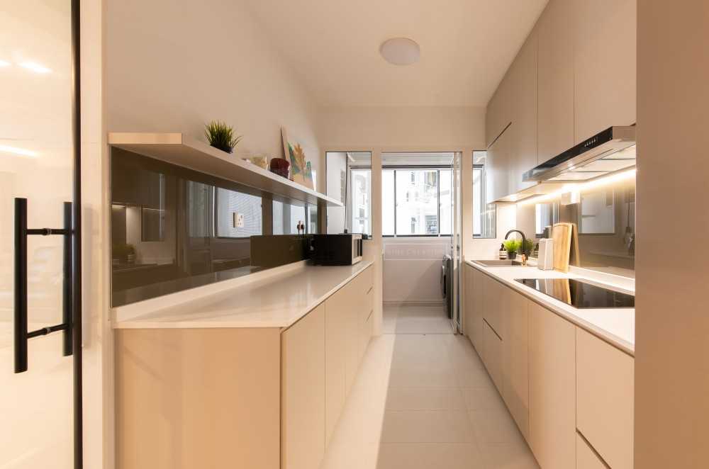 Modern Kitchen with Countertop and Kitchen Backsplash