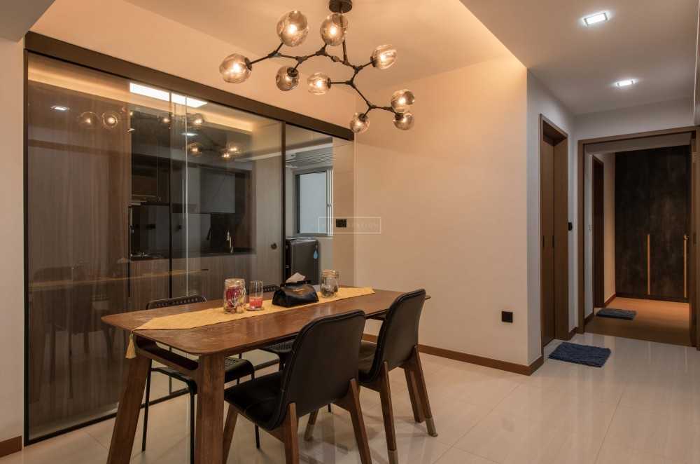 Modern Dining Room with Cove Lighting and Dining Table