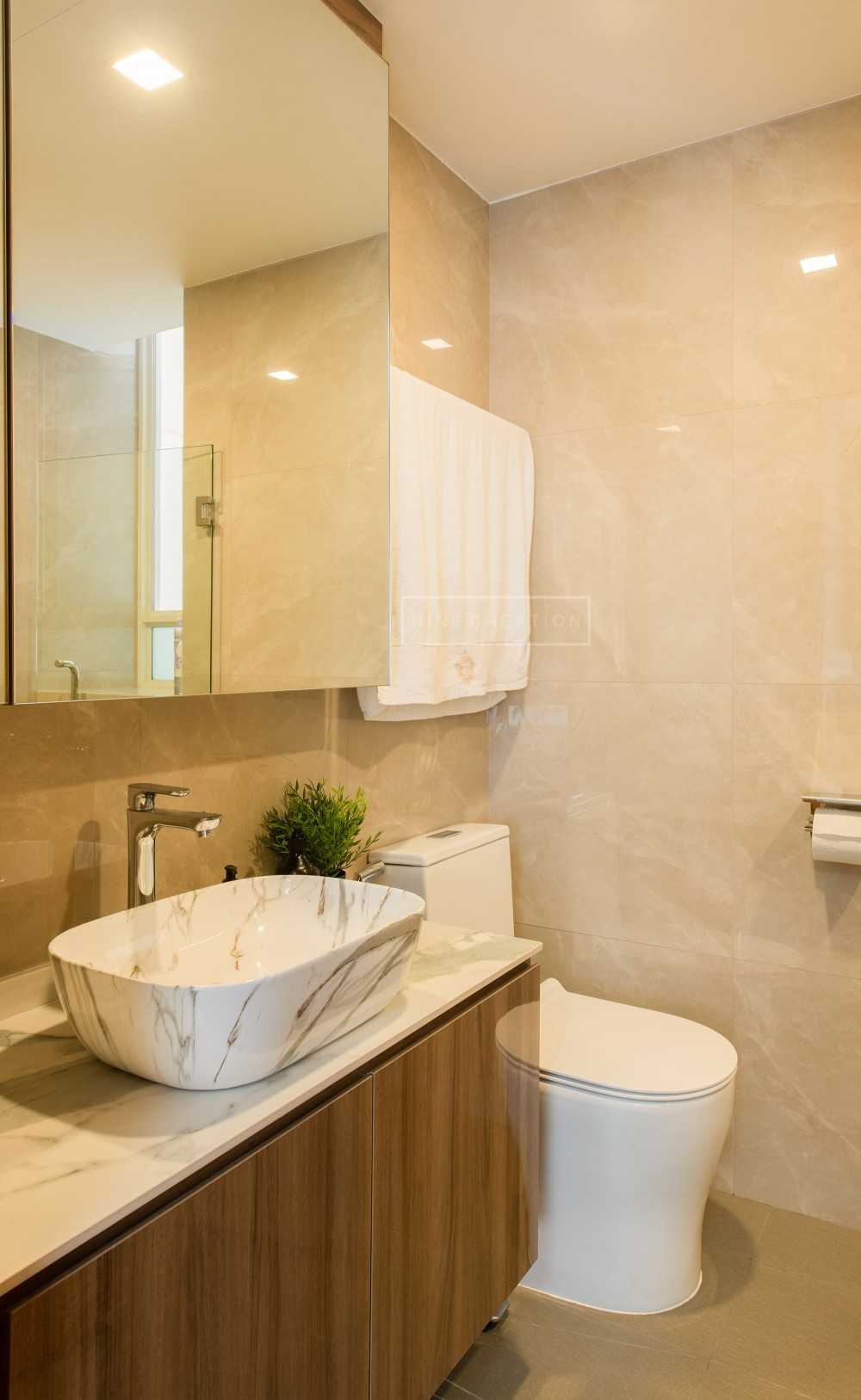 Contemporary Bathroom with Mirror and Shower Screen
