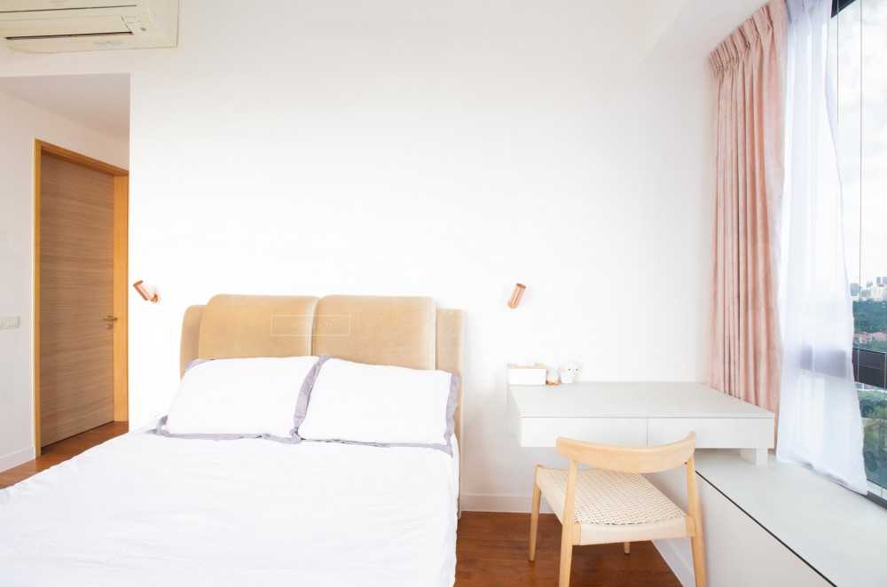 Contemporary Bedroom with Bedroom Dresser and Queen Bed
