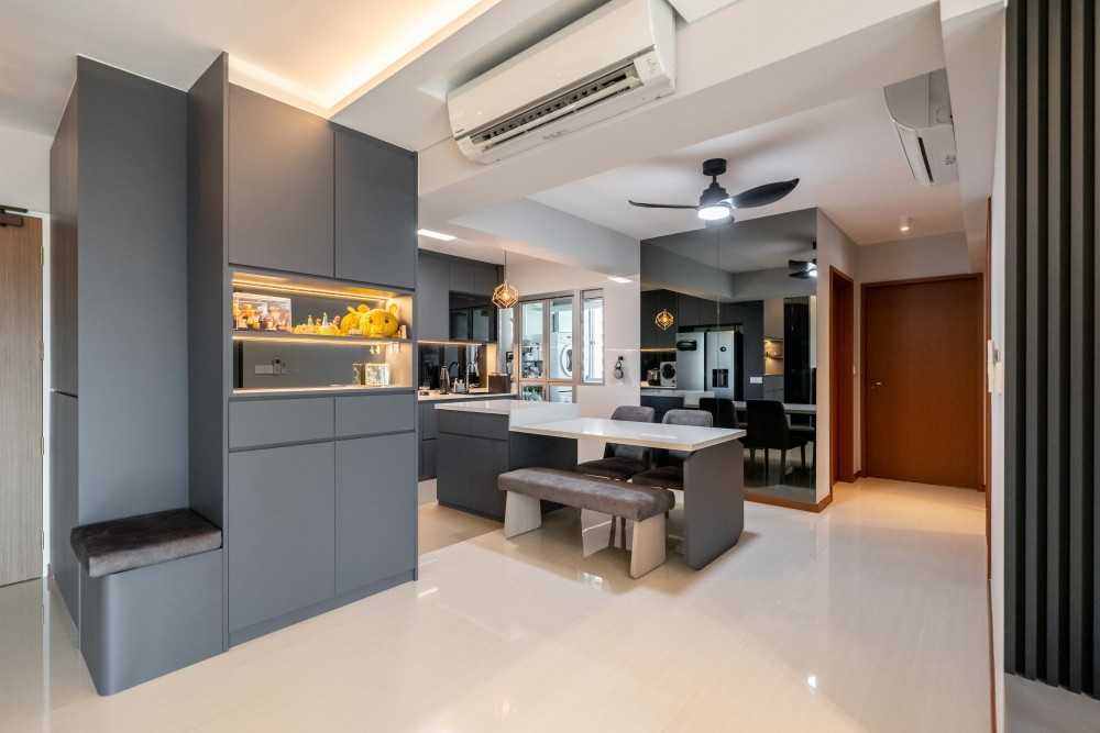 Modern Dining Room with Dining Table and Console Table