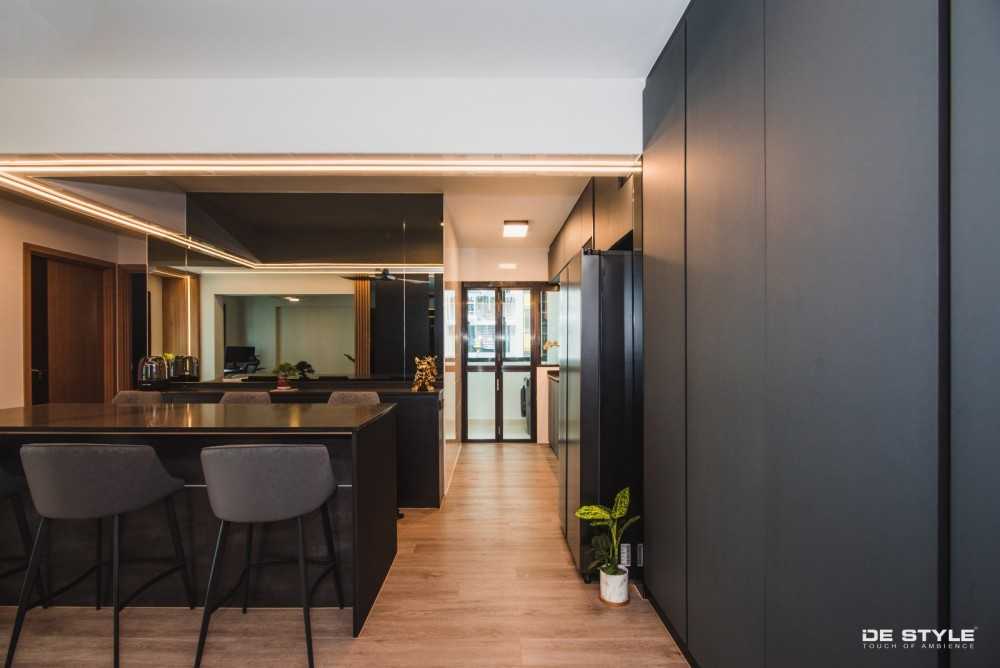 Contemporary Kitchen with Countertop and Kitchen Window