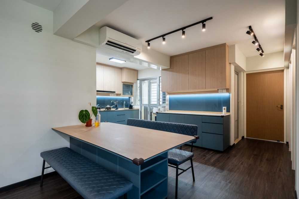 Modern Kitchen with Kitchen Window and Kitchen Island