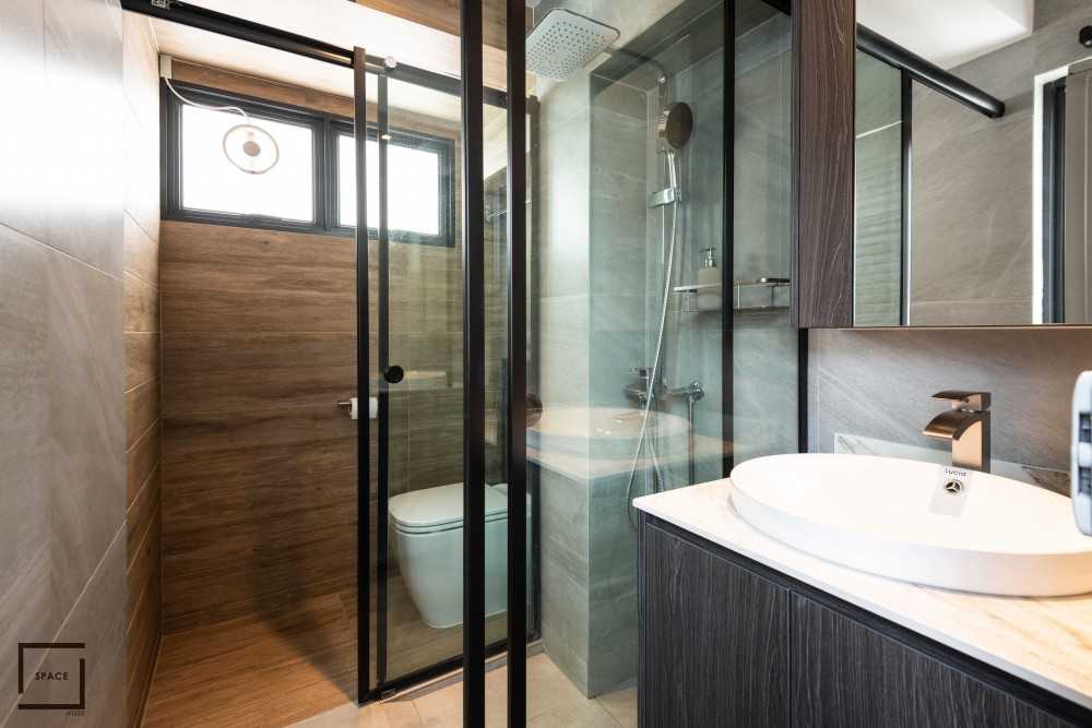 Contemporary Bathroom with Mirror and Shower Screen