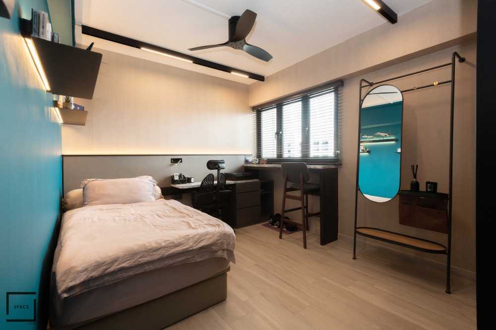 Contemporary Bedroom with Vinyl Flooring and Ceiling Light