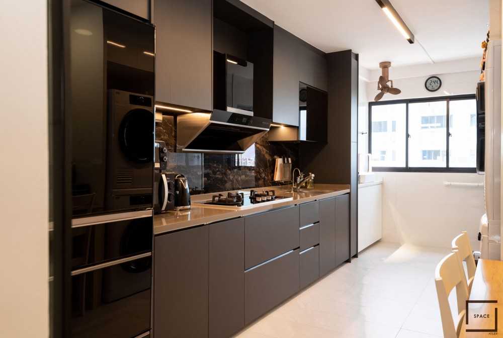 Contemporary Kitchen with Cupboard and Open Kitchen