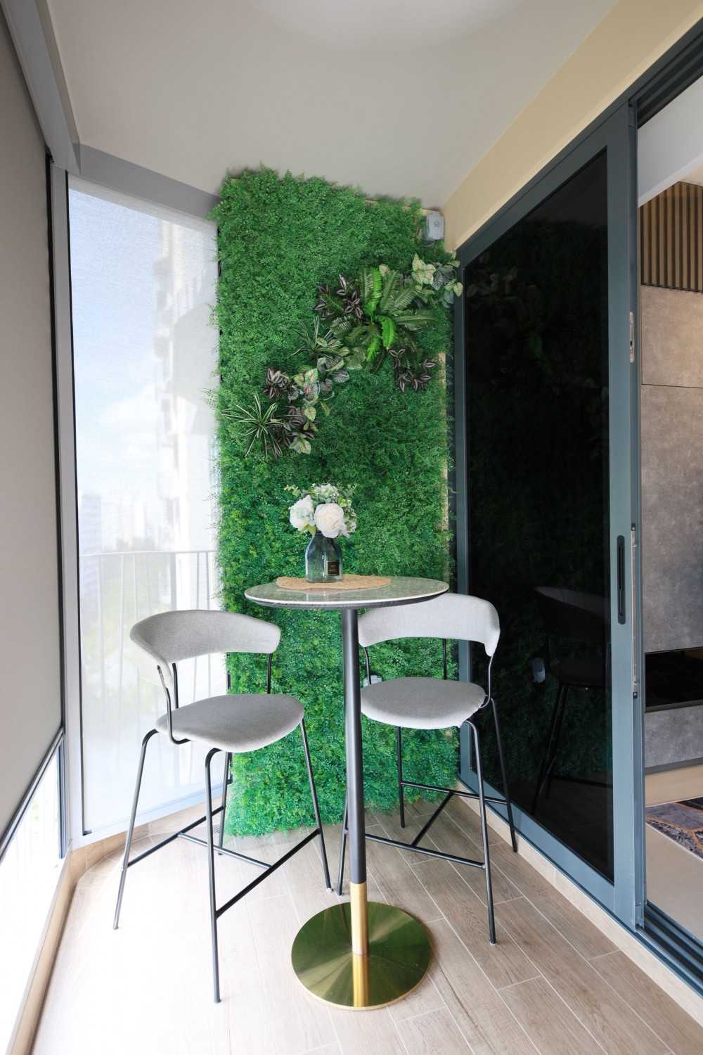 Contemporary Balcony with Outdoor Table and Outdoor Chairs