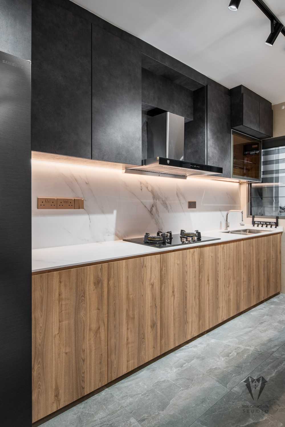 Contemporary Kitchen with Countertop and Kitchen Island