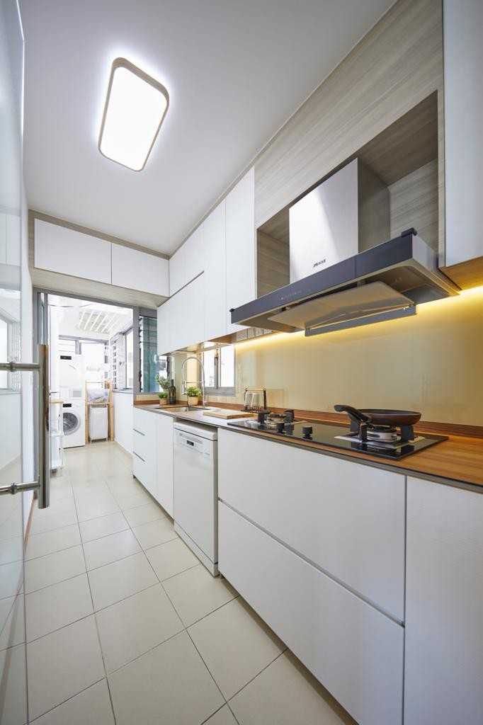Scandinavian Kitchen with Countertop and Kitchen Backsplash