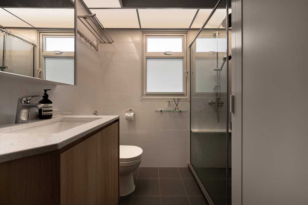 Scandinavian Bathroom with Mirror and Shower Screen