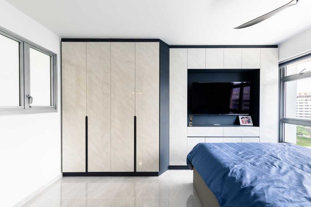 Modern Bedroom with Wardrobe and Ceiling Fan