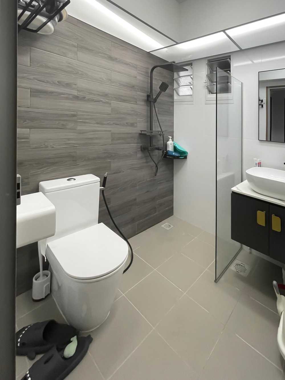 Scandinavian Bathroom with Mirror and Shower Screen