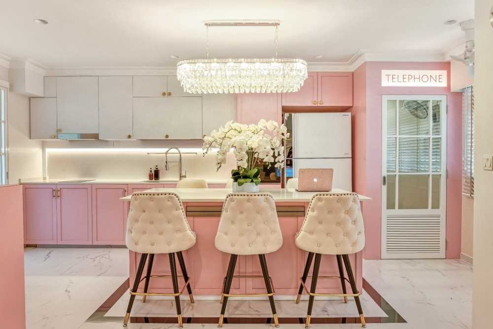 Contemporary Kitchen with Parquet Floor and Granite Floor