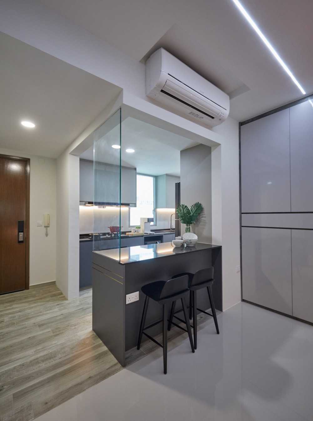 Contemporary Kitchen with Countertop and Homogeneous Tiles