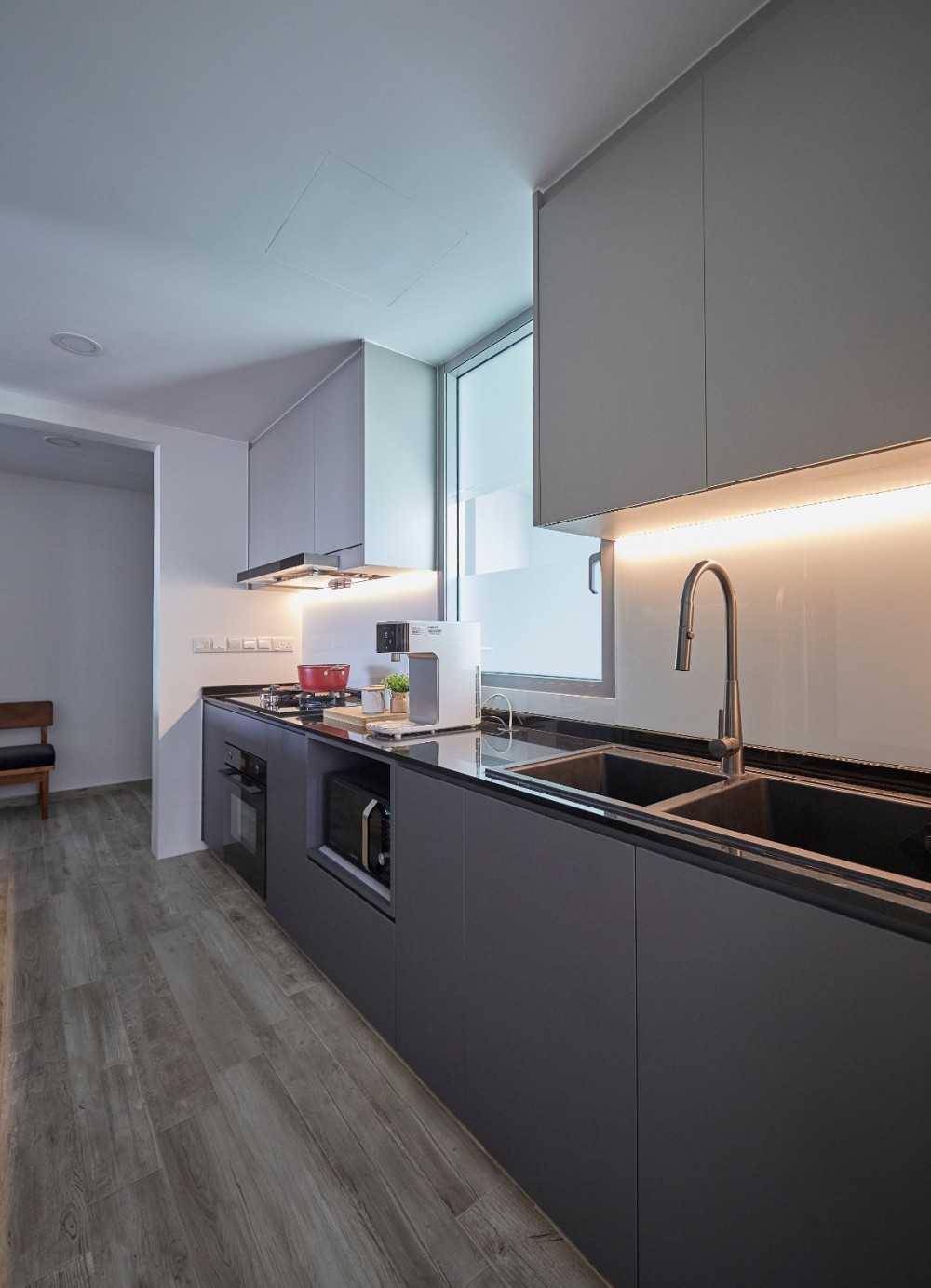 Contemporary Kitchen with Kitchen Window and Kitchen Cabinets