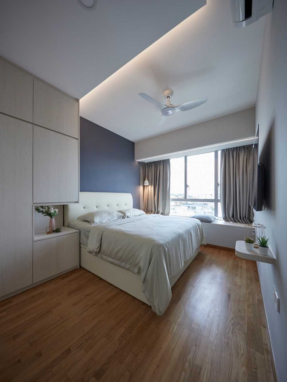 Contemporary Bedroom with Wardrobe and Queen Bed