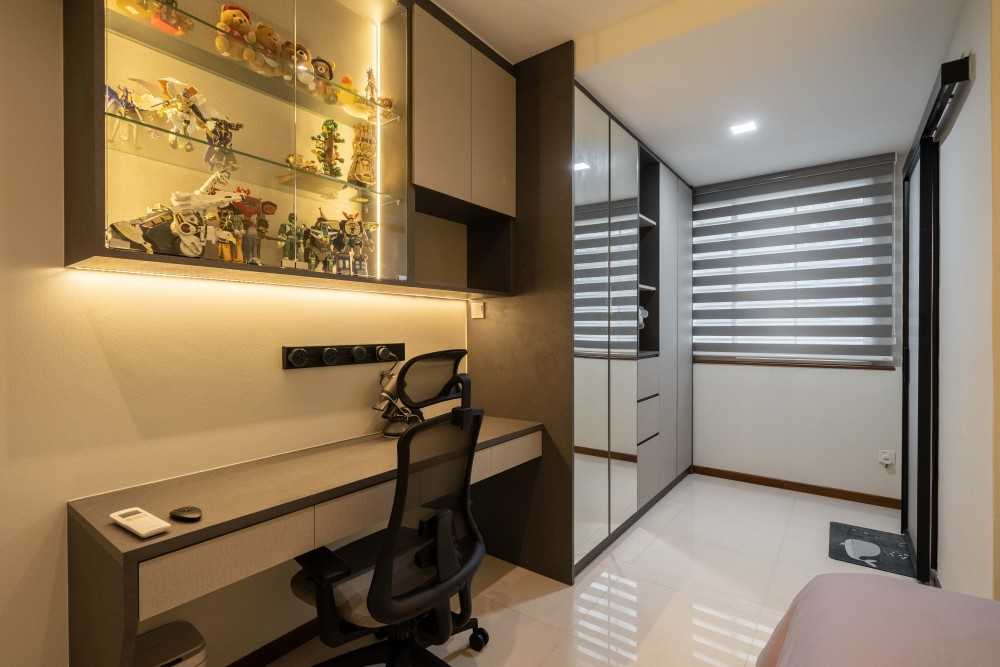 Contemporary Study with Homogeneous Tiles and Wardrobe