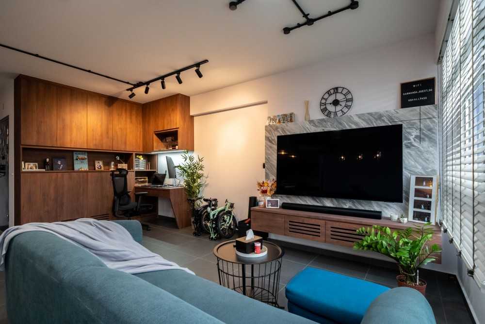 Modern Living Room with Vinyl Flooring and TV Console