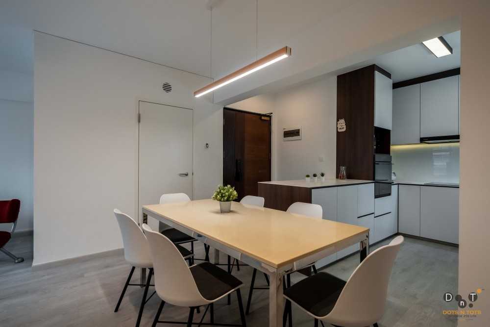 Modern Kitchen with Vinyl Flooring and Herringbone Tiling
