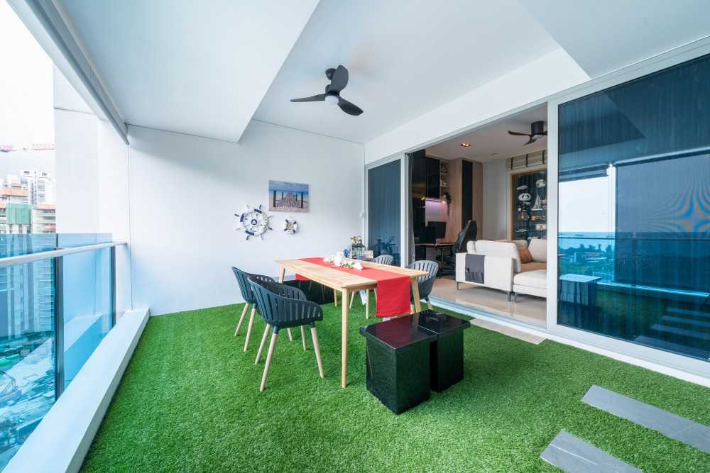 Modern Balcony with Ceiling Fan and Dining Table