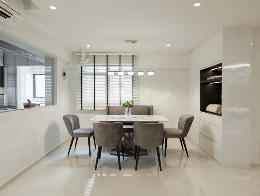 Modern Dining Room with Window Grille and Dining Table