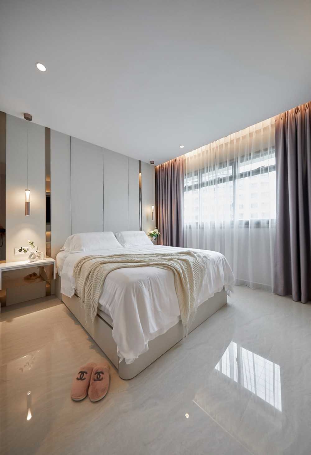 Modern Bedroom with Feature Wall and Window Grille