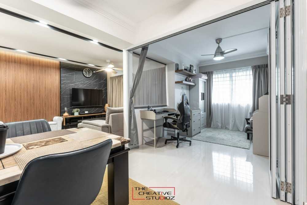 Modern Home Office with Bookshelf and Desk