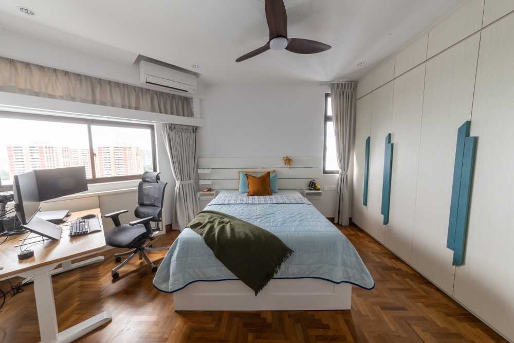 Modern Bedroom with Wardrobe and Ceiling Fan
