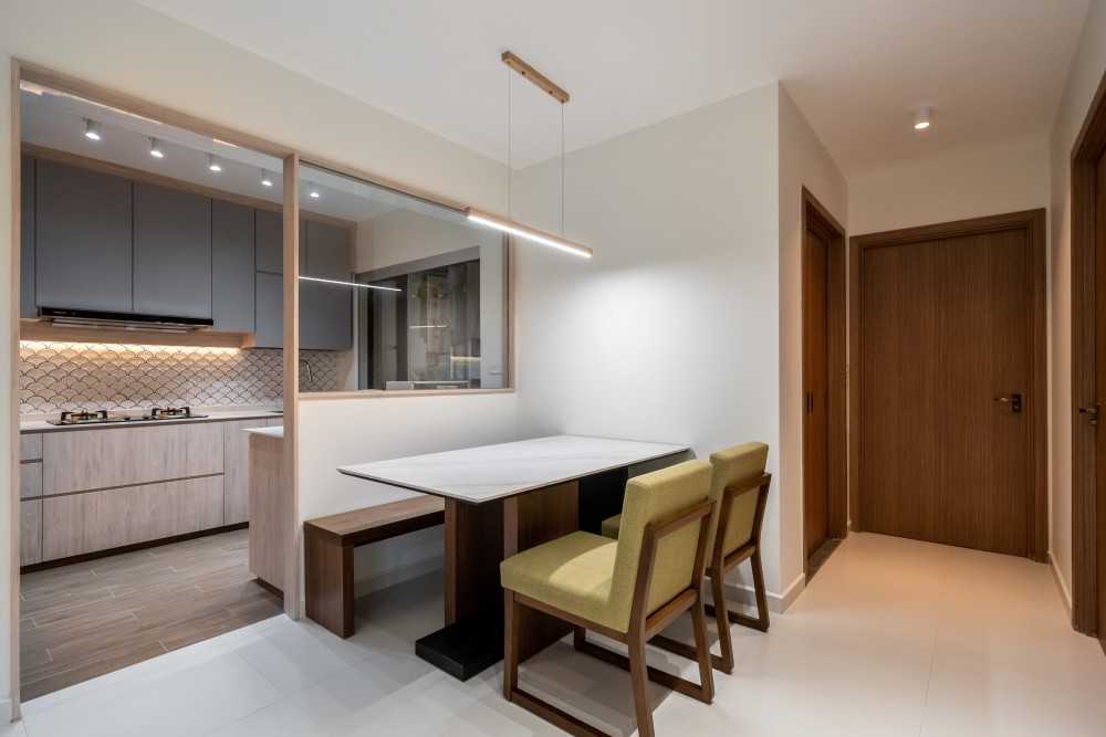 Scandinavian Dining Room with Dining Table and Dining Chairs