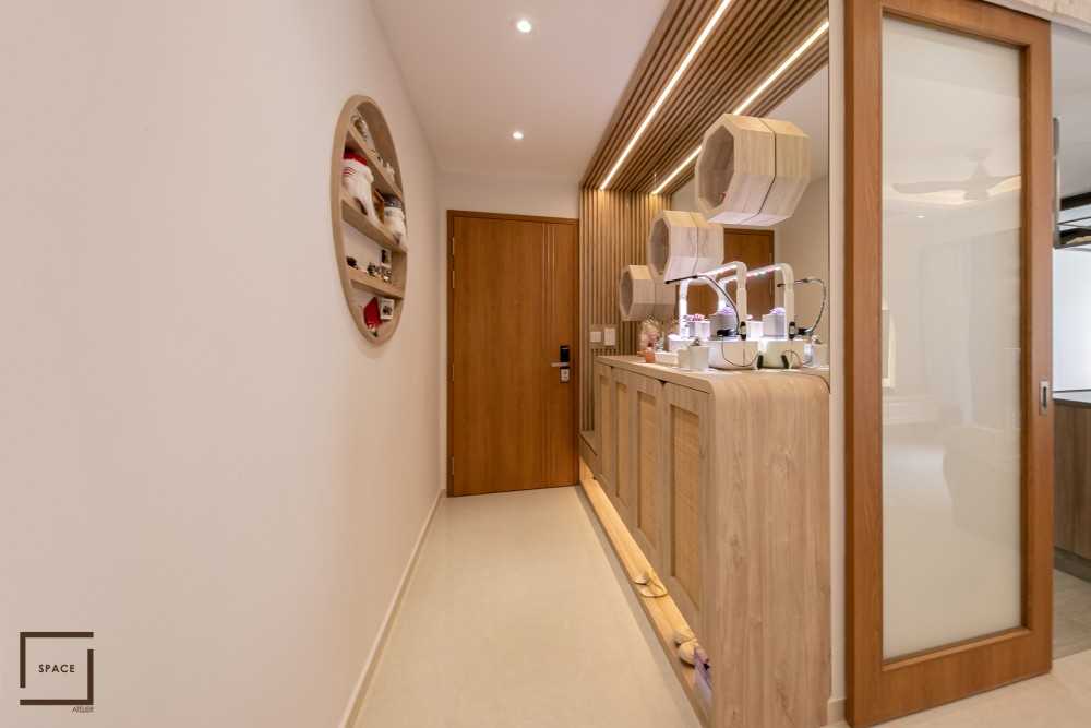 Modern Entryway with Mirror and Shoe Rack