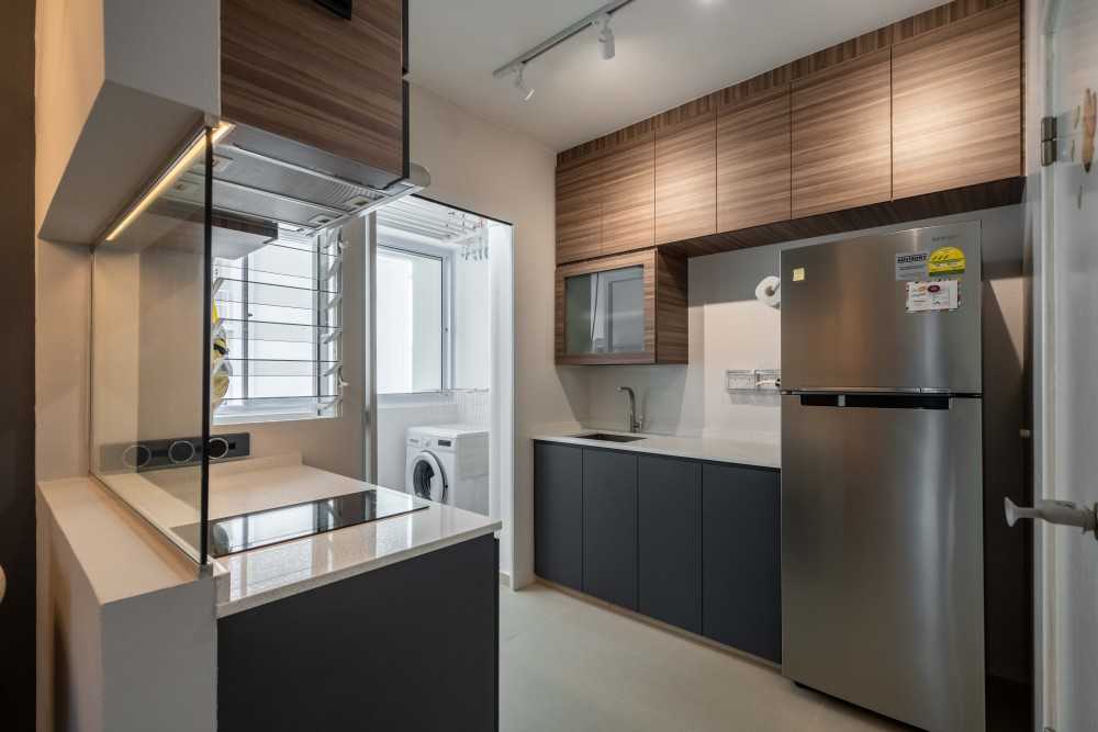 Contemporary Kitchen with Vinyl Flooring and Wood Flooring