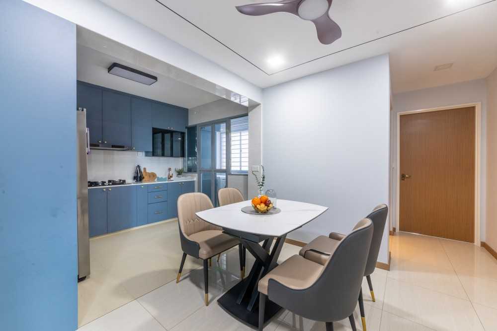 Modern Dining Room with Ceiling Light and Ceiling Fan