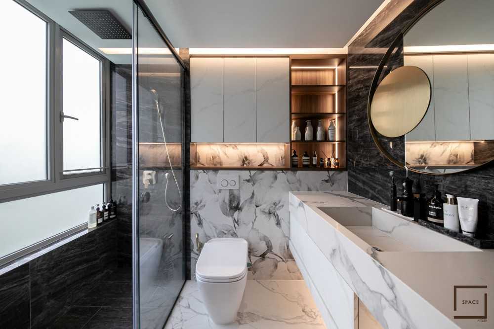 Modern Bathroom with Mirror and Shower Screen