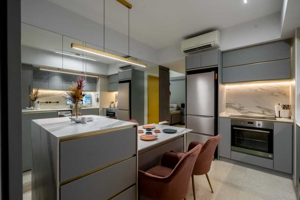 Contemporary Kitchen with Homogeneous Tiles and Kitchen Window