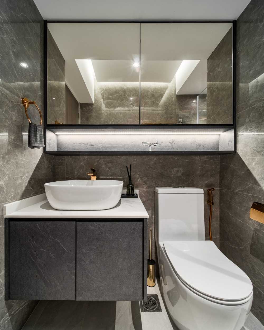 Contemporary Bathroom with Countertop and Homogeneous Tiles