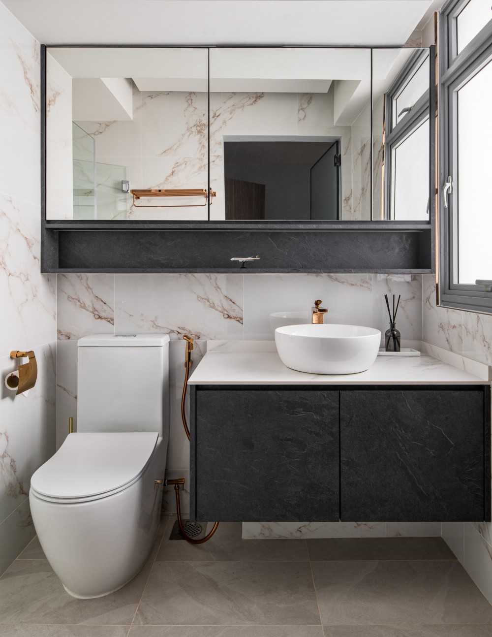 Contemporary Bathroom with Countertop and Homogeneous Tiles