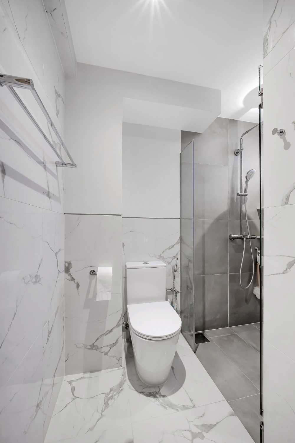 Contemporary Bathroom with Rainshower and Showers