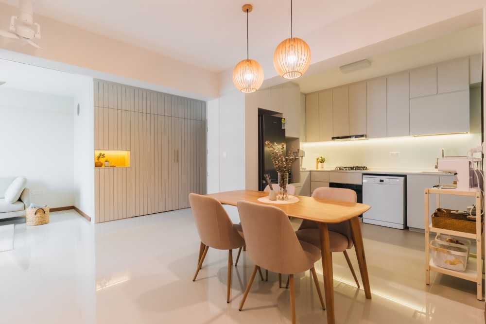 Scandinavian Dining Room with Dining Table and Dining Chairs