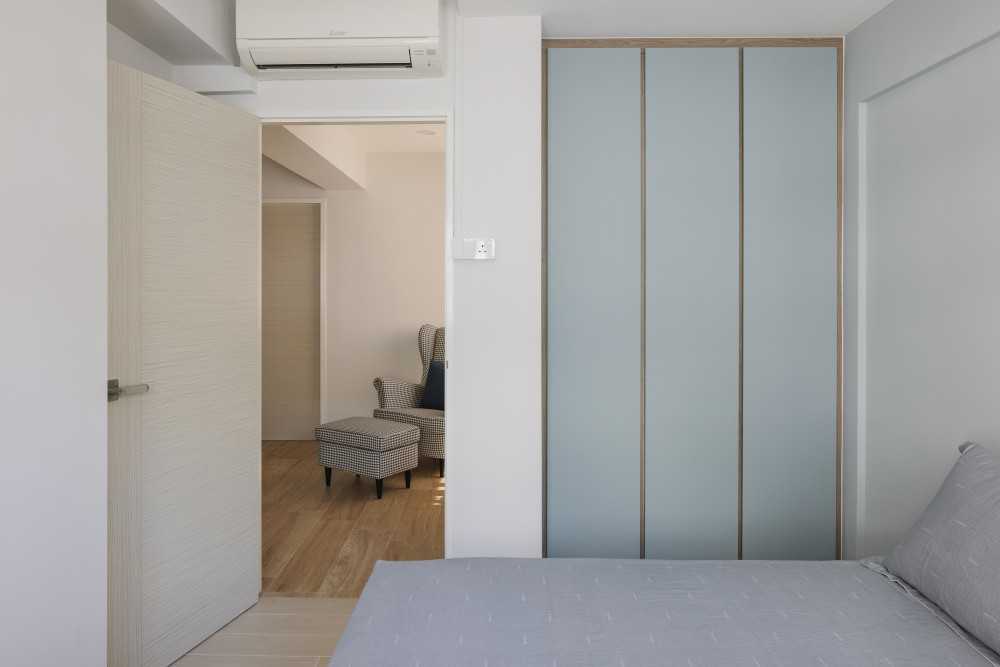 Scandinavian Bedroom with Vinyl Flooring and Wardrobe