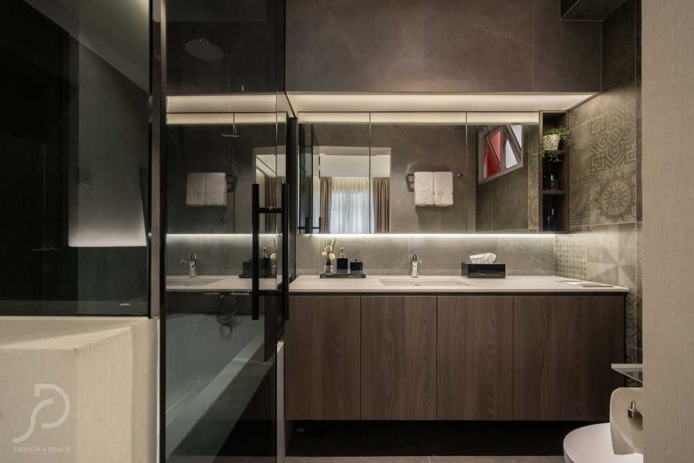 Modern Bathroom with Homogeneous Tiles and Bathroom Storage