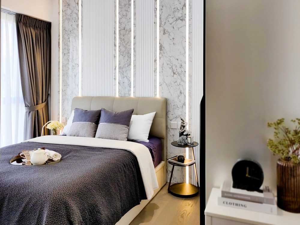 Modern Bedroom with Feature Wall and Lighting